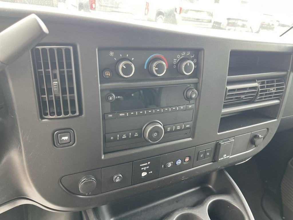 2022 Chevrolet Express Passenger 2500 1LT
