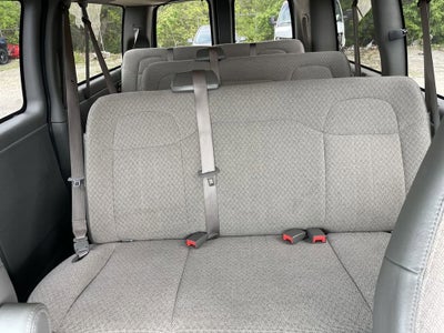 2022 Chevrolet Express Passenger 2500 1LT