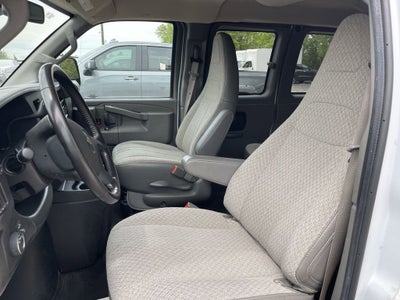 2022 Chevrolet Express Passenger 2500 1LT
