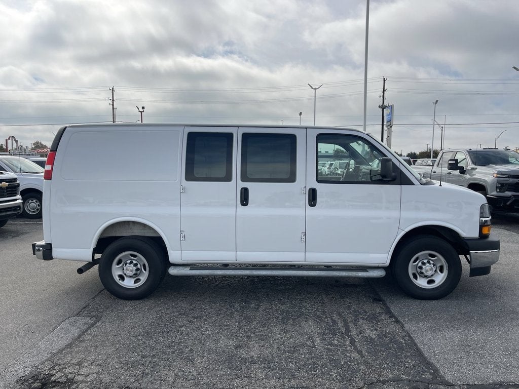 2025 Chevrolet Express Cargo WT
