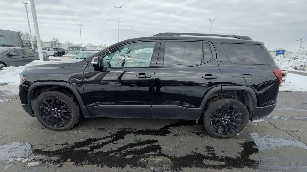 2023 GMC Acadia SLT