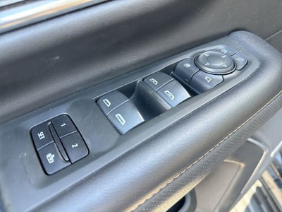 2022 GMC Yukon XL AT4