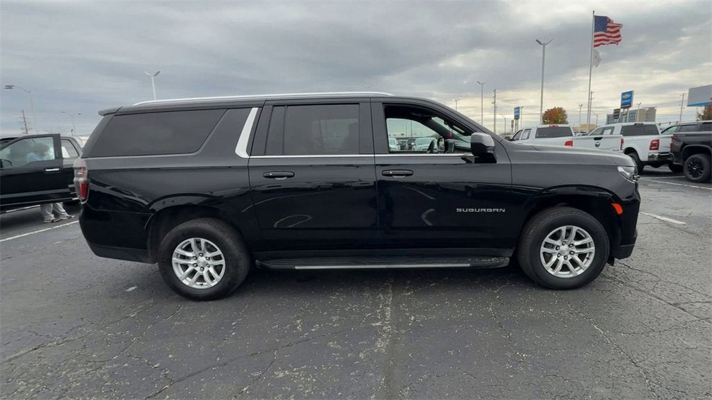 2023 Chevrolet Suburban LT