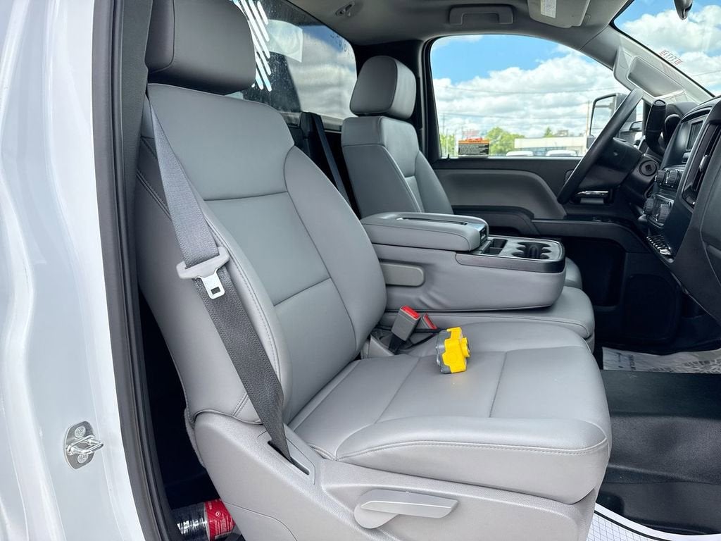 2023 Chevrolet Silverado 5500 HD Work Truck