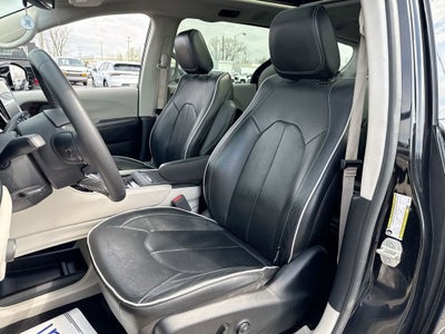 2023 Chrysler Pacifica Hybrid Limited