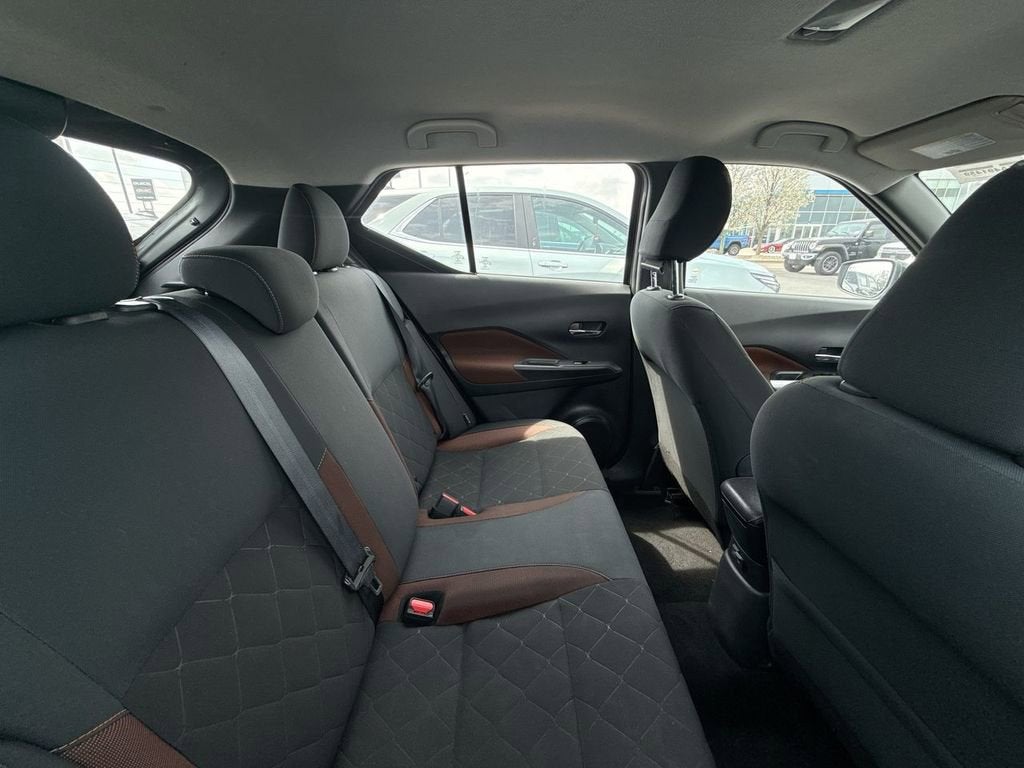 2020 Nissan Kicks SR