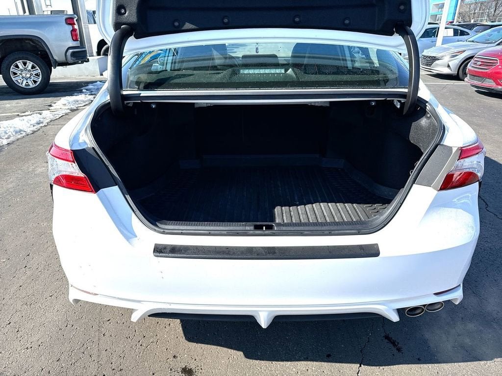 2020 Toyota Camry SE