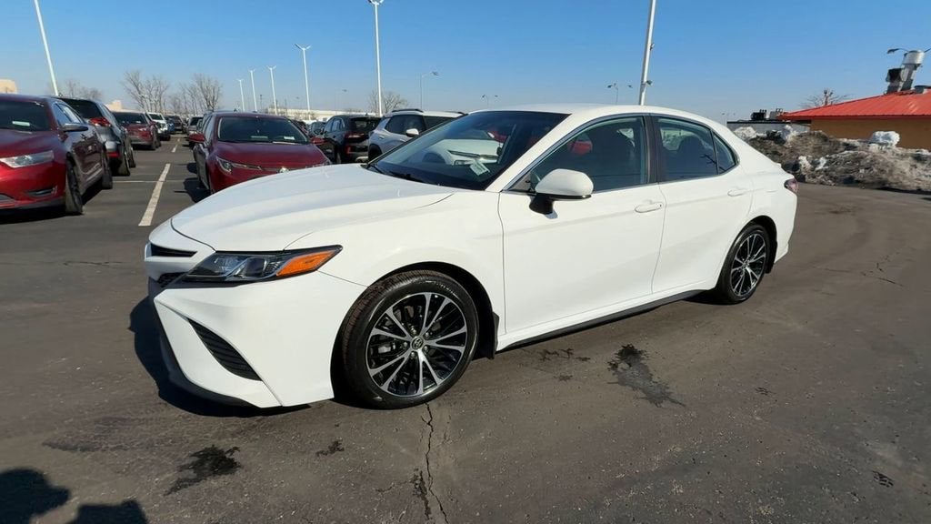 2020 Toyota Camry SE
