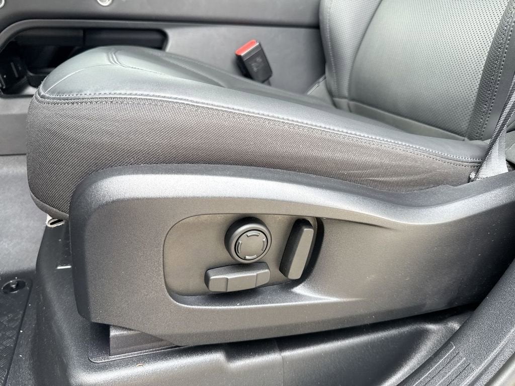 2025 Land Rover Defender S