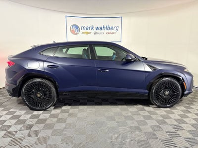 2025 Lamborghini Urus SE