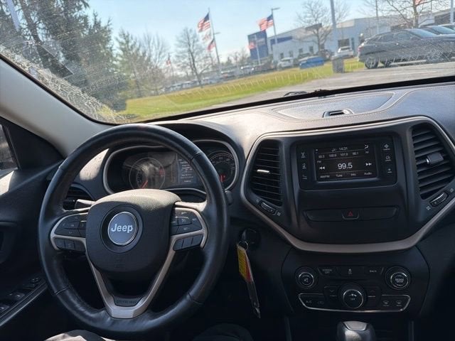 2016 Jeep Cherokee Sport