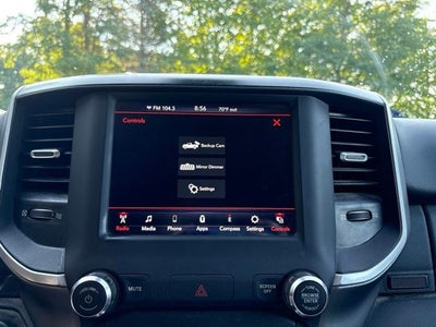 2020 RAM 1500 Big Horn Crew Cab 4x4 5'7" Box