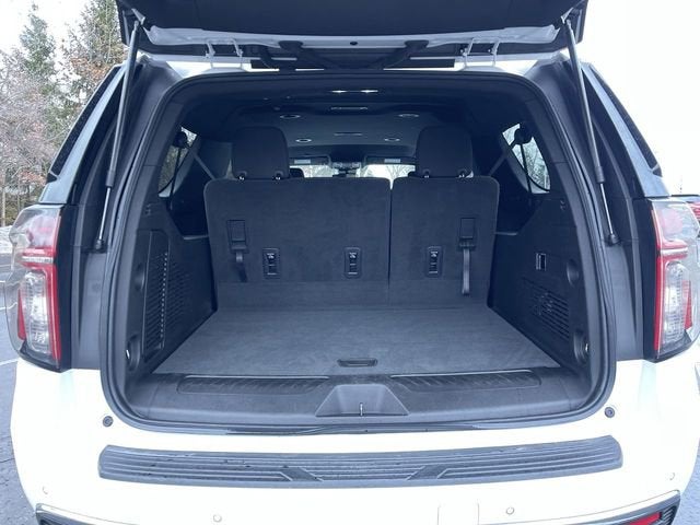 2023 Chevrolet Suburban LS