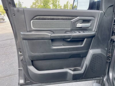 2019 RAM 2500 Big Horn Crew Cab 4x4 8' Box