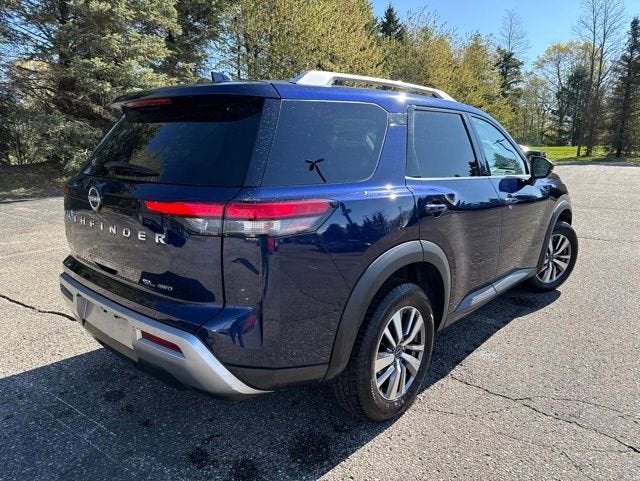 2023 Nissan Pathfinder SL 4WD