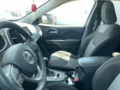 2016 Jeep Cherokee Sport
