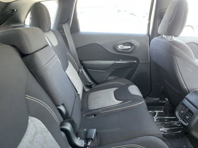 2016 Jeep Cherokee Sport