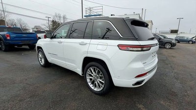 2023 Jeep Grand Cherokee Summit