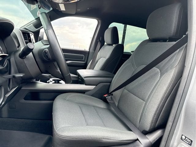 2022 RAM 1500 Big Horn Crew Cab 4x4 5'7" Box