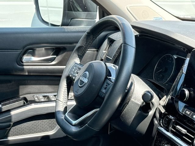 2023 Nissan Pathfinder SL 4WD