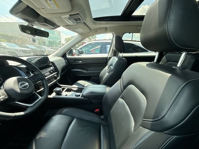 2023 Nissan Pathfinder SL 4WD