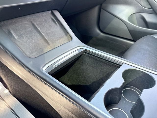 2023 Tesla Model 3 RWD