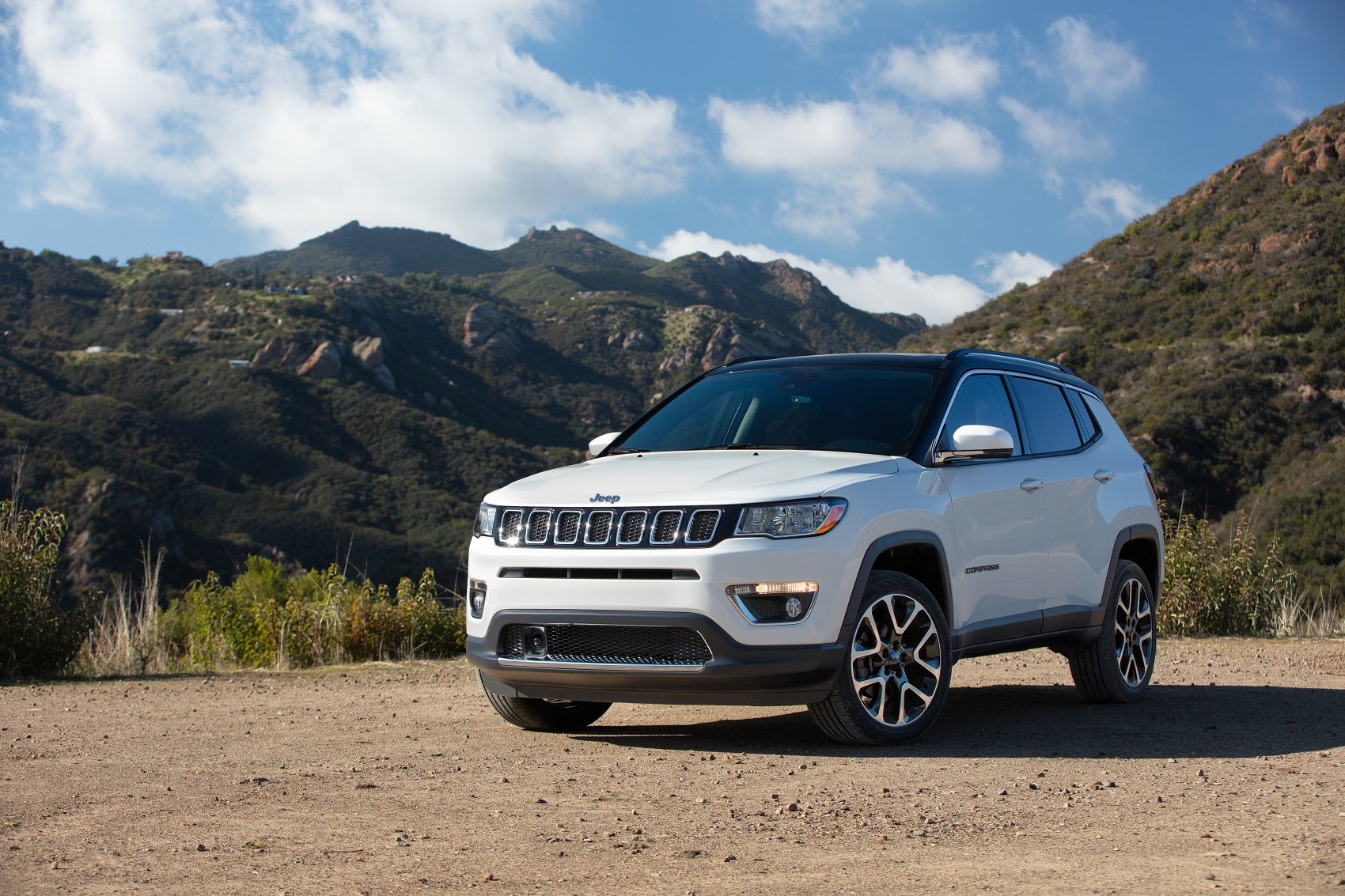 Jeep Compass vs Nissan Rogue Woodhaven MI
